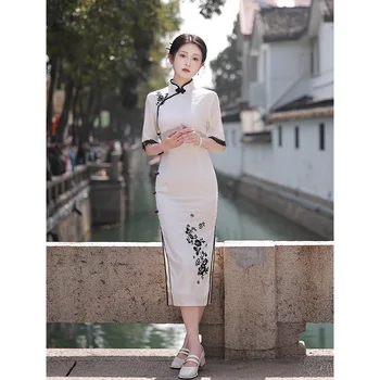 Элегантное традиционное платье Ципао с цветочной вышивкой в китайском стиле с коротким рукавом и высоким разрезом